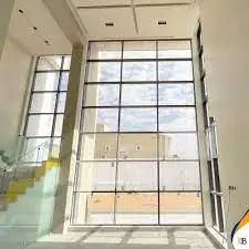 واجهات المباني الزجاجية